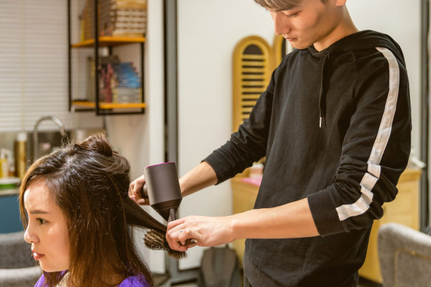 吹头发照片素材ID：312696804