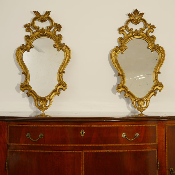 古董店的古董家具素材图片