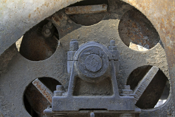 金属零件氧化生锈，特写照片图片下载