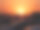 夕阳下汽车的剪影。图片下载