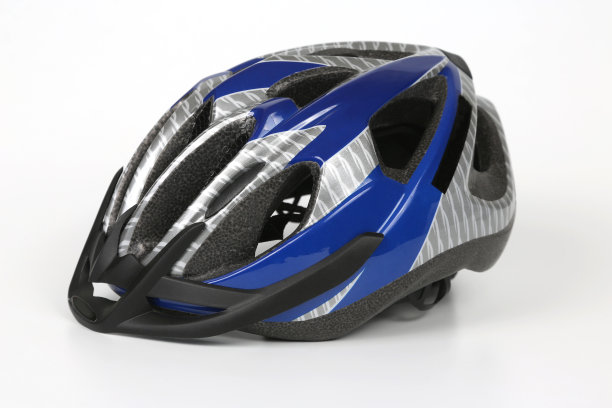 自行车头盔上的白色背景图片下载