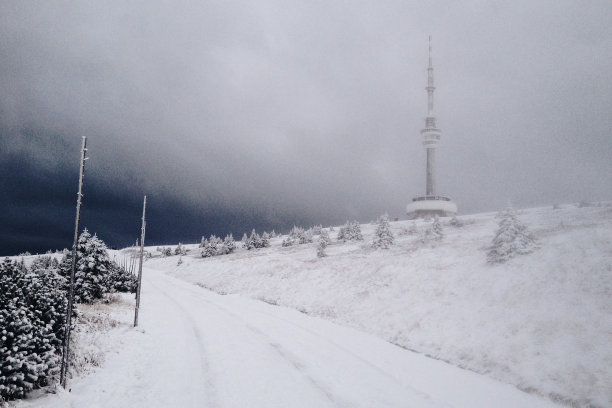 雪地图片素材ID：312792864