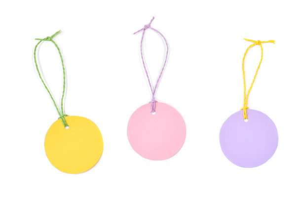 圆圈标签标签纸切割在白色背景上图片下载