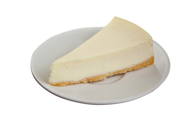 经典的芝士蛋糕放在白色盘子上，放在木桌上图片下载