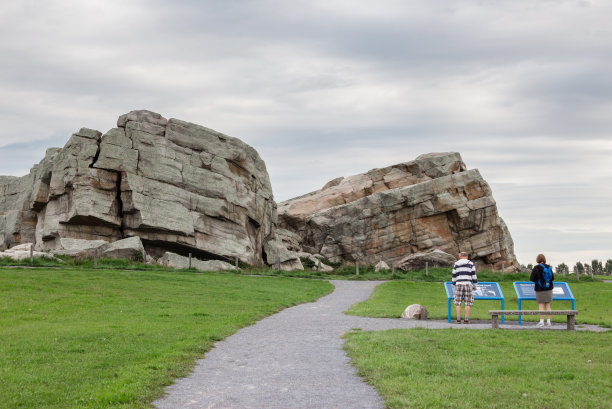 冰川飘忽不定的大石头的图像图片下载