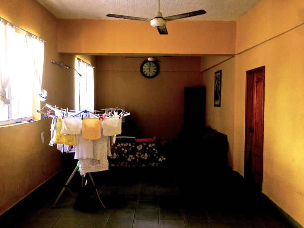 荒凉的房子图片下载