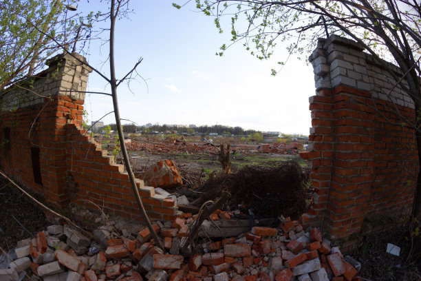 损坏的红砖墙图片下载