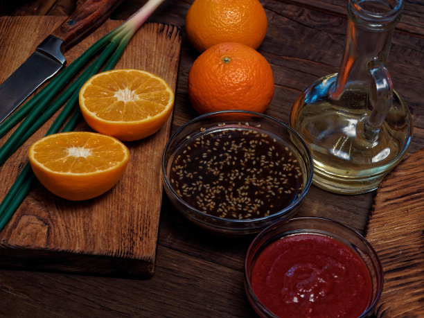 酱汁烹饪的细节图片下载