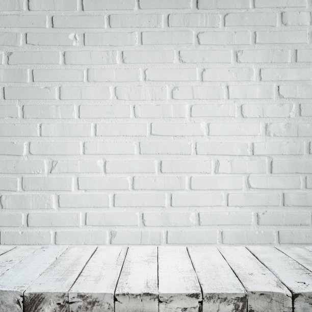 砖墙上的木质桌面图片下载