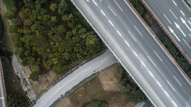 公路交叉口鸟瞰图图片下载