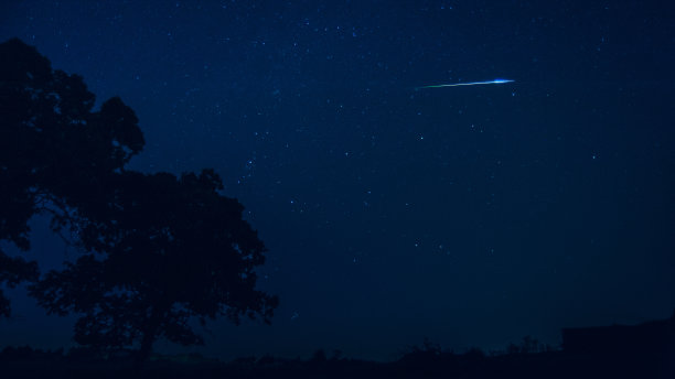 与星星的夜景照片图片下载
