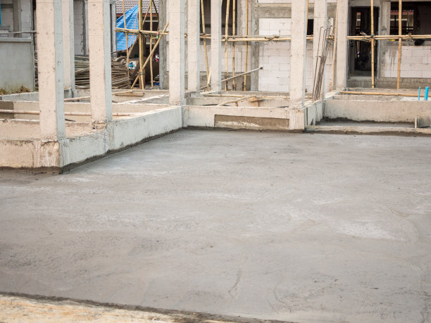 房屋建筑，混凝土地板正在施工中图片下载