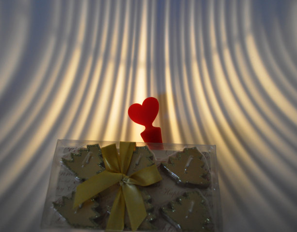 红色温柔的心——给圣瓦伦丁的一份礼物图片下载