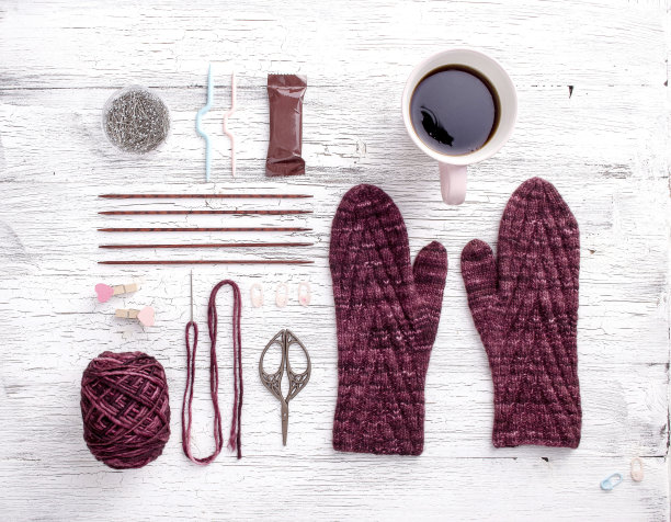 用暗红色的手套作曲图片下载