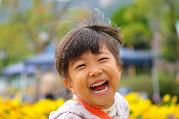 女孩的微笑图片下载