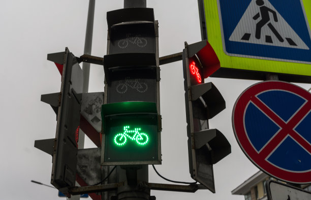 一个红绿灯图片下载