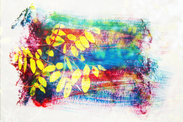 绿叶的梦幻而抽象的形象。双重曝光效果与水彩笔触纹理。图片下载