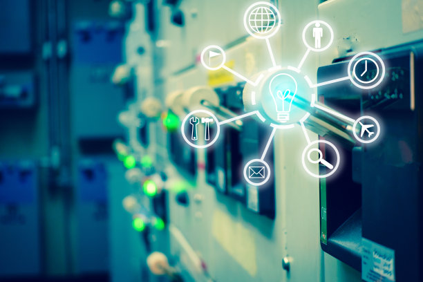 电气开关室，在工厂和过程控制的电气开关面板上有数字图标。图片下载