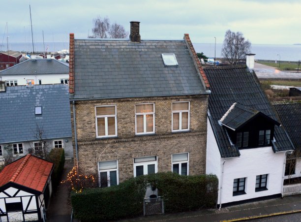 时尚的老式斯堪的纳维亚渔村图片下载
