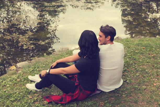 夫妇在爱。图片下载