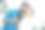 一对情侣走在街上，用平板电脑听音乐素材图片