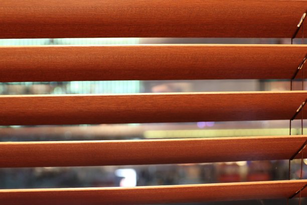 盲人与窗口图片下载