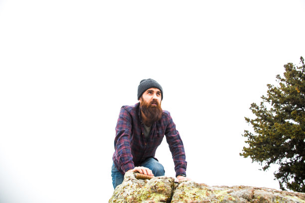 山中男人的生命图片下载