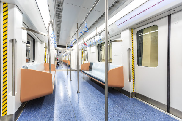 空荡荡的地铁车厢内景，中国上海图片下载