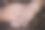 双手亚洲老年妇女紧握着她的手放在大腿上，一双老人布满皱纹的手和辛苦劳作的痕迹，世界善良老人和成人的关怀理念。“老年人”是对老年人常用的委婉语图片下载