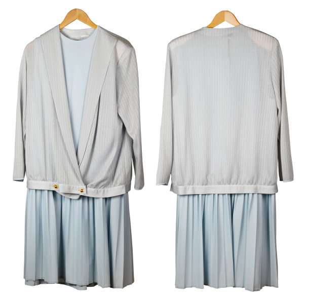 我祖母的女装是蓝色的浅布，她订婚了。图片下载