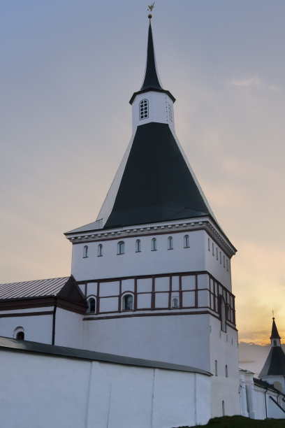 日落时分的东正教修道院图片下载