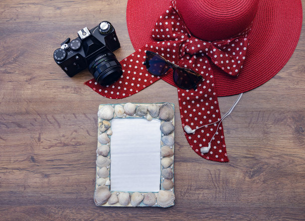 木制背景上的相框图片下载