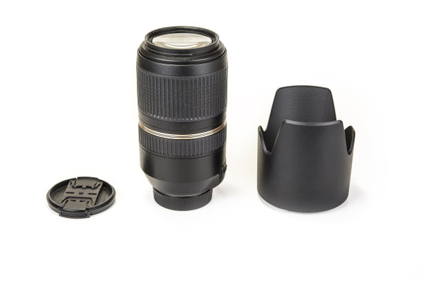 在白色背景上变焦和固定照相机的镜头图片下载