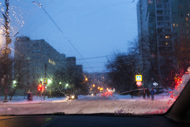 雪夜莫斯科的街道图片下载
