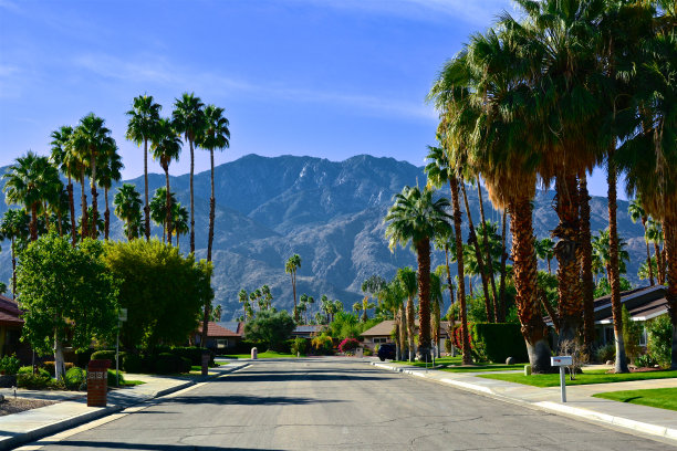 中世纪现代住宅，棕榈泉街景，南加州，美国图片下载
