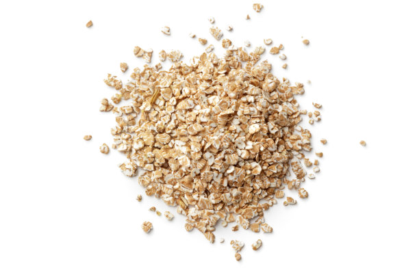 早餐配料:白色背景上孤立的燕麦片图片下载