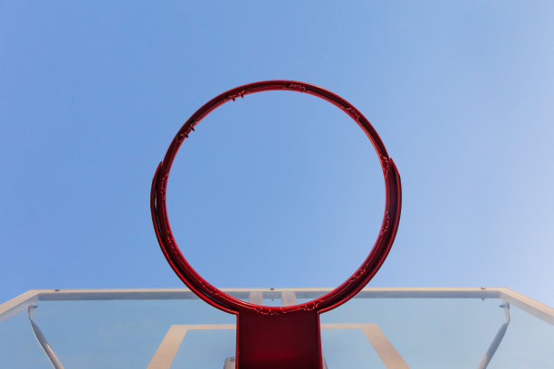 篮球篮球场下的篮筐图片下载