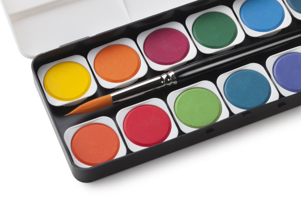 水彩颜料设置和刷在白色的背景。带有剪切路径的照片。图片下载