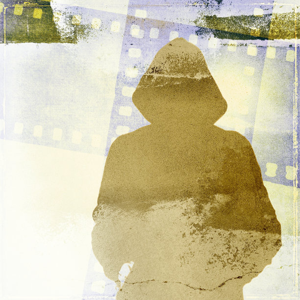 Grunge单身男子与连帽运动衫剪影在电影strip背景。风格化的。图片下载