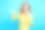 近距离肖像年轻美丽迷人的红发女孩与令人震惊的东西和指指点点。蓝色柔和的背景。副本的空间。图片下载