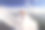 蜜月航行。新娘和新郎坐在帆船的船头图片下载