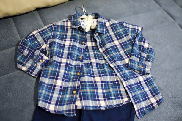 男孩一周岁生日的衬衫图片下载