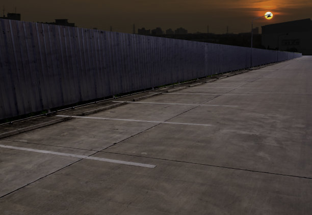 大型户外停车场图片下载