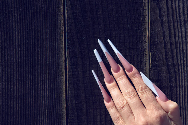 长而时尚的手图片下载