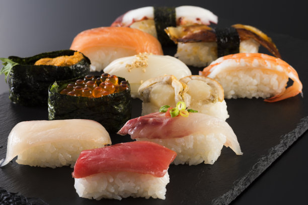 日本料理，寿司拼盘图片下载