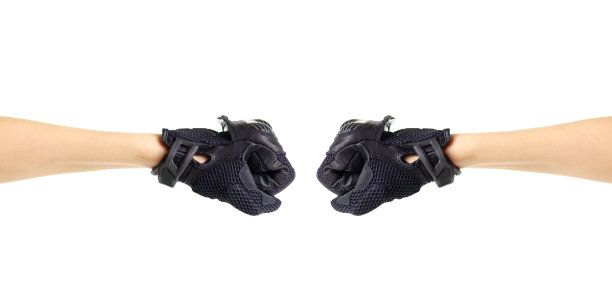 运动黑色摩托手套。双拳手套。在白色背景上隔离图片下载