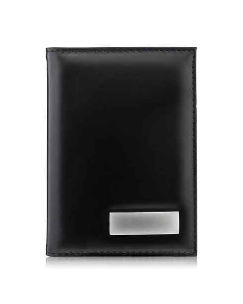 护照钱包孤立的白色背景。模板的皮革钱包为您的设计。图片下载