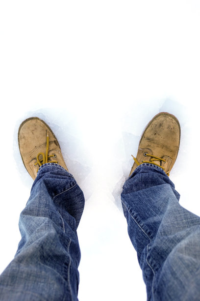 破冰脚下图片下载