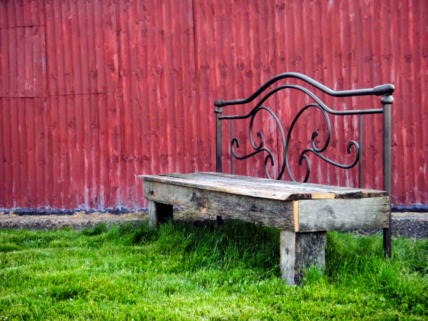 乡下的长凳上图片下载