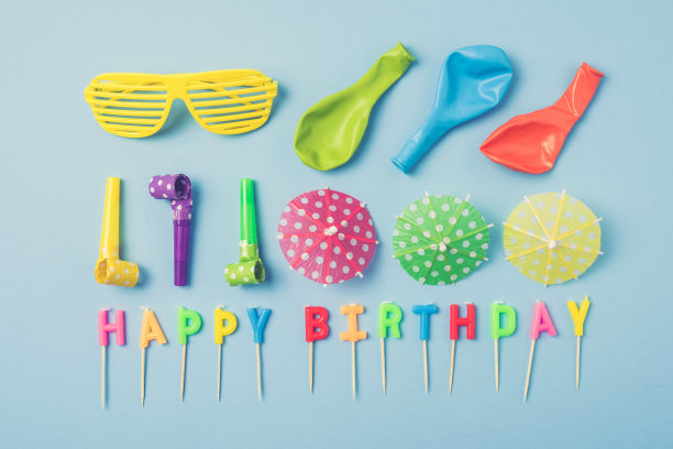 蓝色背景的生日饰品图片下载